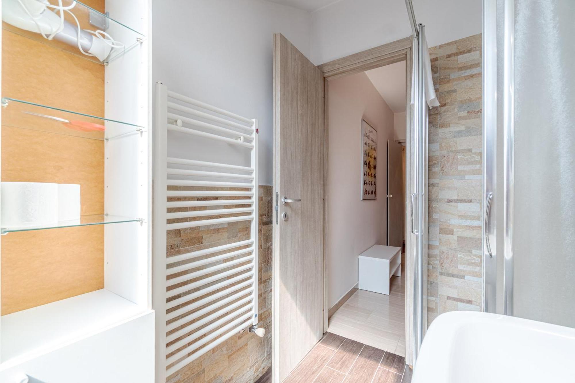 Апартаменты Casa Valeggio Attic Apt Few Steps From Porta Nuova Турин Экстерьер фото
