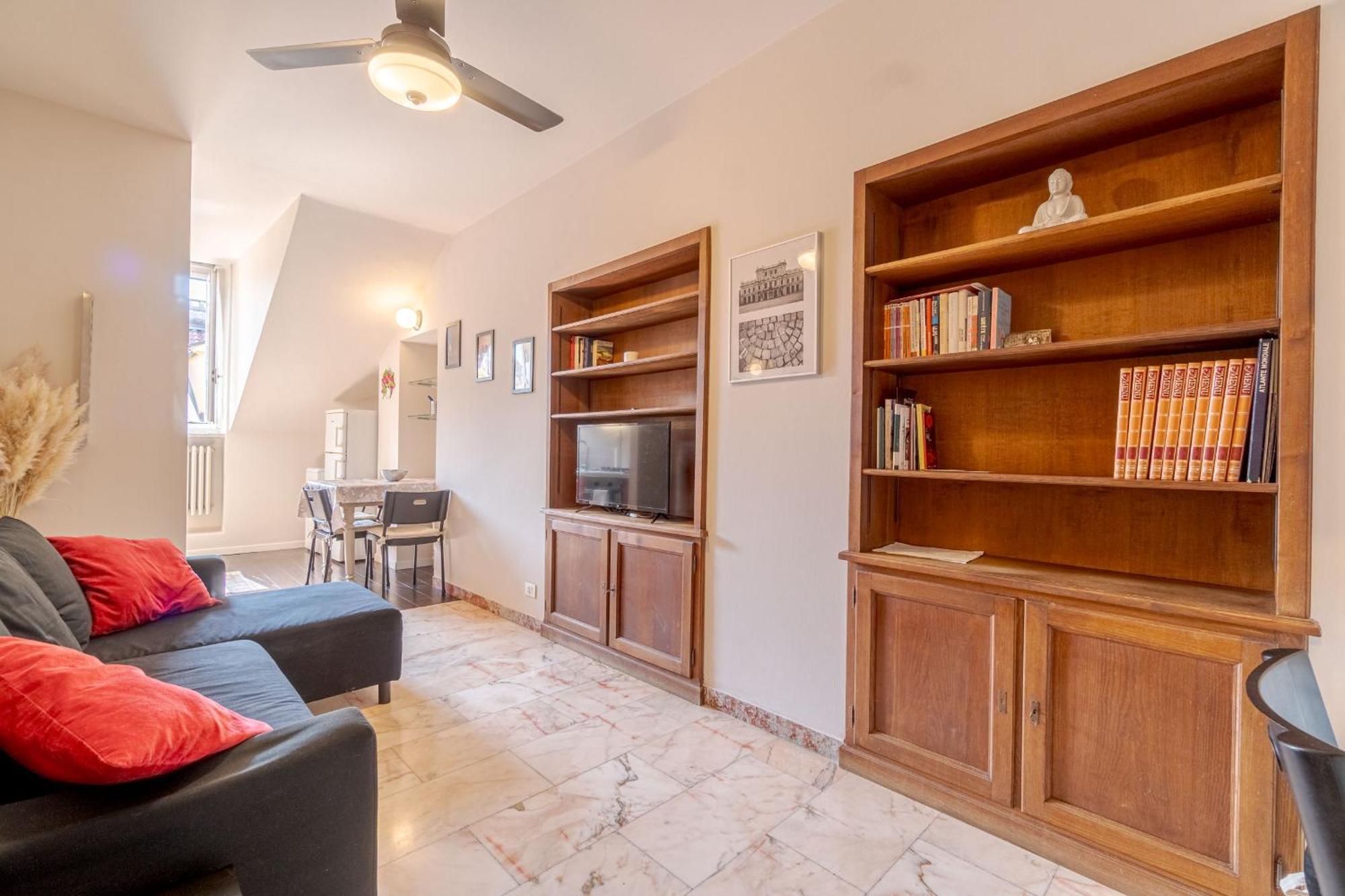 Апартаменты Casa Valeggio Attic Apt Few Steps From Porta Nuova Турин Экстерьер фото