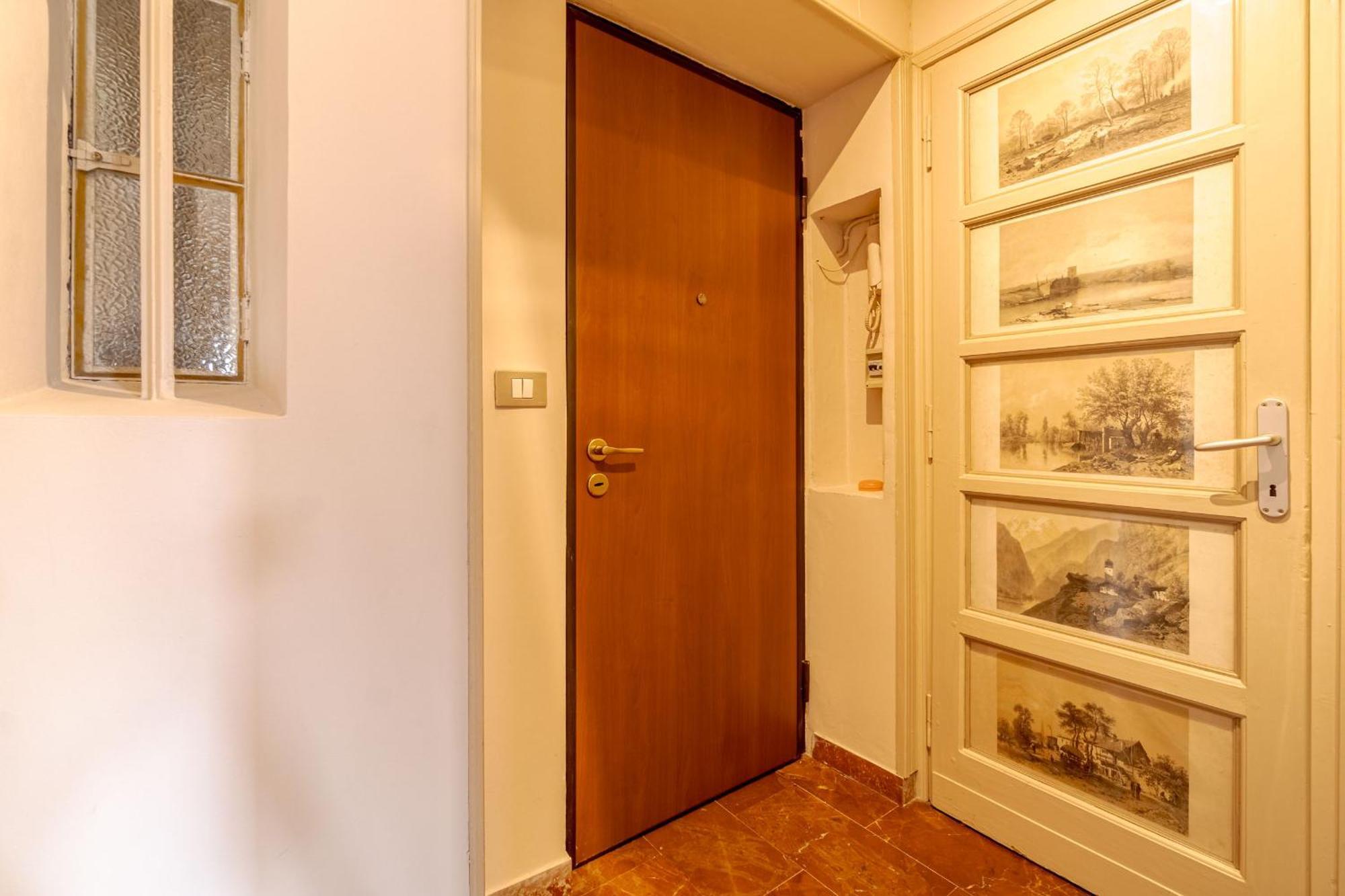 Апартаменты Casa Valeggio Attic Apt Few Steps From Porta Nuova Турин Экстерьер фото