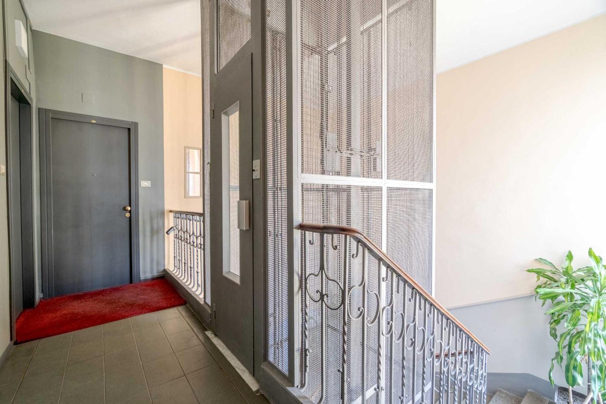 Апартаменты Casa Valeggio Attic Apt Few Steps From Porta Nuova Турин Экстерьер фото